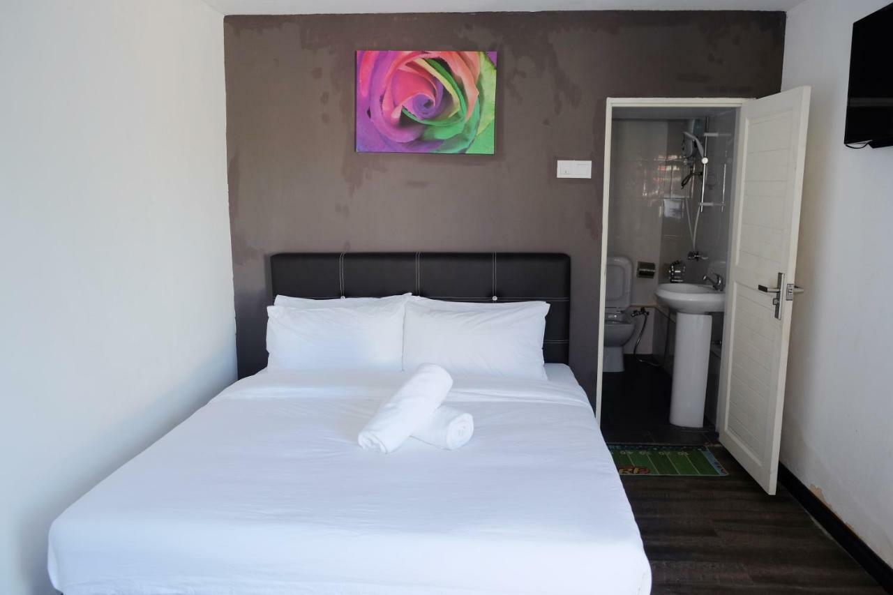 Natol Homestay - London Kuching Dış mekan fotoğraf
