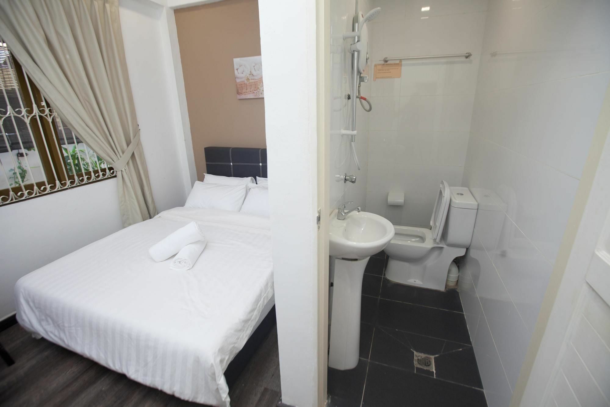 Natol Homestay - London Kuching Dış mekan fotoğraf